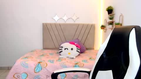 Snapshot of zara_cute18 chatting on 06.16.26 Zara online show from 06.16.26