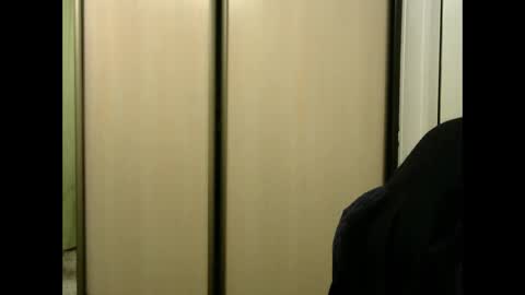 Snapshot of zara_golden chatting on 01.06.25 chaturcum online show from 01.06.25