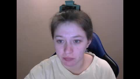 Snapshot of zara_golden chatting on 01.20.25 chaturcum online show from 01.20.25