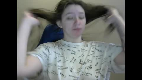 Snapshot of zara_golden chatting on 02.04.25 chaturcum online show from 02.04.25