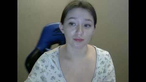 Snapshot of zara_golden chatting on 02.05.25 chaturcum online show from 02.05.25