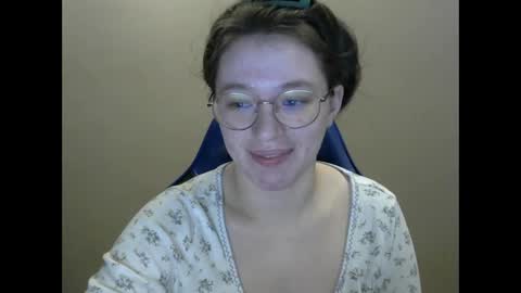 Snapshot of zara_golden chatting on 02.07.25 chaturcum online show from 02.07.25