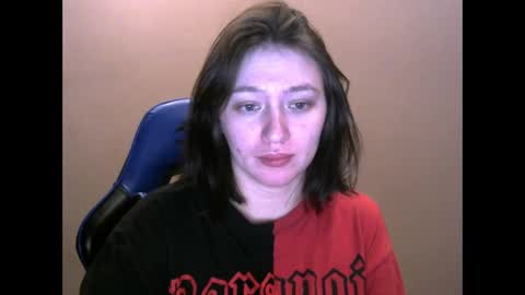 Snapshot of zara_golden chatting on 02.18.25 chaturcum online show from 02.18.25