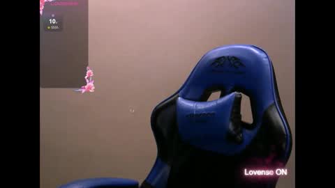 Snapshot of zara_golden chatting on 03.10.25 chaturcum online show from 03.10.25