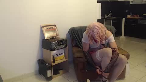 Snapshot of zara_restela chatting on 12.31.24 zara_restela online show from 12.31.24