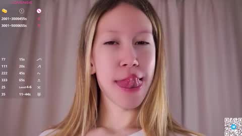 Snapshot of zara_shine chatting on 11.02.25 Criss online show from 11.02.25