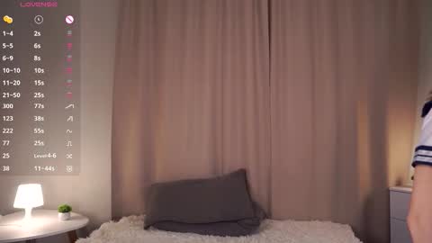 Snapshot of zara_shine chatting on 11.09.25 Criss online show from 11.09.25