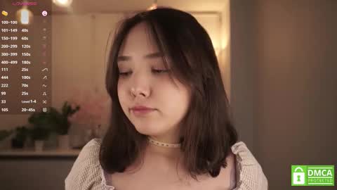 Snapshot of zara_shine chatting on 12.01.25 Criss online show from 12.01.25