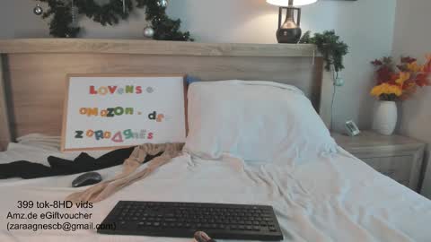 Snapshot of zaraagnes chatting on 02.20.25 Agnes online show from 02.20.25