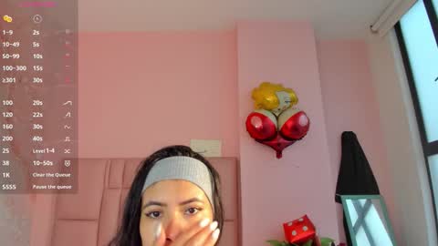 Snapshot of zarah_torres chatting on 11.24.25 Zarah online show from 11.24.25