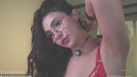 Snapshot of zarahlynch chatting on 10.28.25 Miss Lynch Next show 2911 online show from 10.28.25