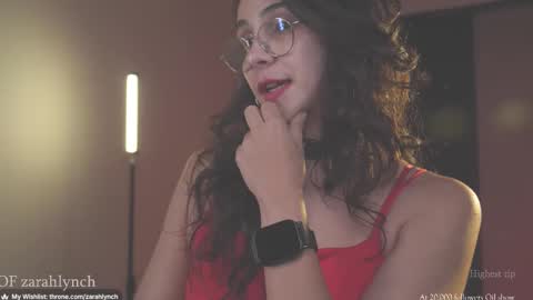 Snapshot of zarahlynch chatting on 11.25.25 Miss Lynch Next show 2911 online show from 11.25.25