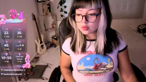 Snapshot of zaramuley chatting on 11.04.25 Zara muley online show from 11.04.25