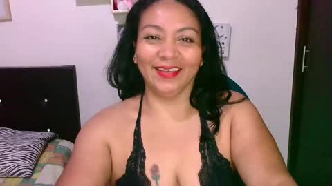 Snapshot of zaray_45bella chatting on 02.22.26 zaray online show from 02.22.26