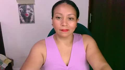 Snapshot of zaray_45bella chatting on 02.24.26 zaray online show from 02.24.26