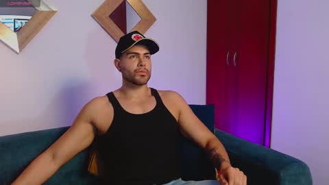 Snapshot of zarekfox chatting on 11.22.25 Zarek online show from 11.22.25