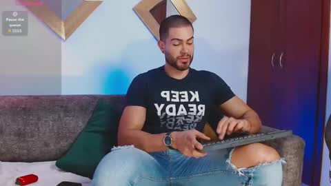 Snapshot of zarekfox chatting on 12.17.25 Zarek online show from 12.17.25