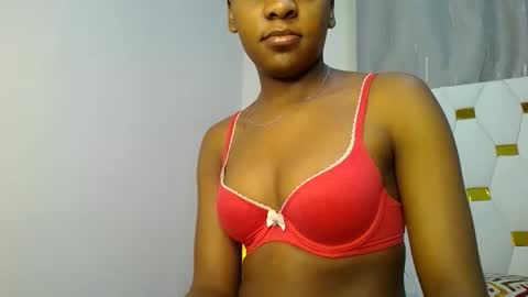 Snapshot of zariah011 chatting on 05.14.26 zariah online show from 05.14.26