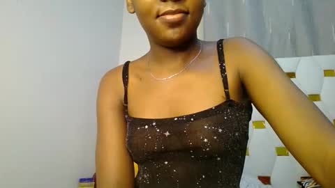 Snapshot of zariah011 chatting on 05.21.26 zariah online show from 05.21.26