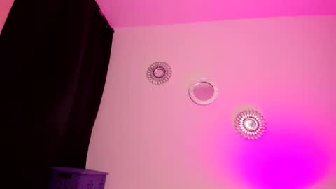 Zaritha Li online show from 10.06.25