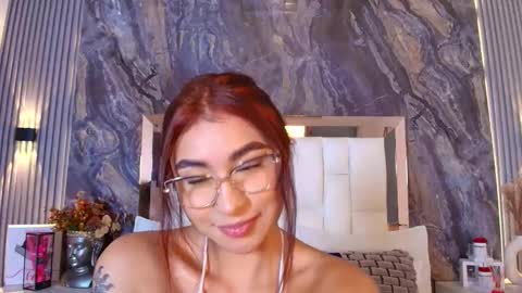 Snapshot of zayda_ chatting on 12.02.25 Zayda online show from 12.02.25