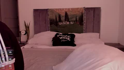 Hii im Zay.                 I save money for education. PVT Open. online show from 11.15.25