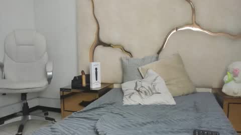 Zayra online show from 04.20.26