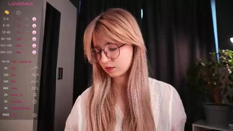 Snapshot of zegoi chatting on 10.22.25 Avi online show from 10.22.25