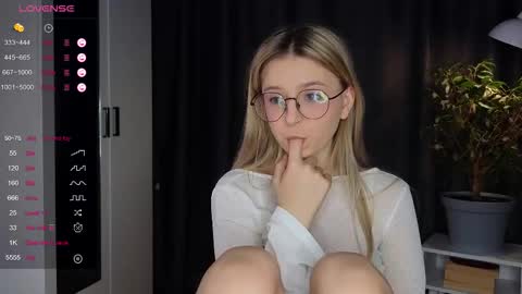 Snapshot of zegoi chatting on 11.14.25 Avi online show from 11.14.25