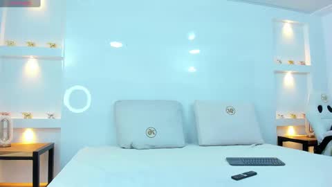 Snapshot of zenda_evans chatting on 02.14.25 Zenda Evans online show from 02.14.25