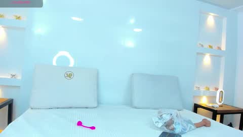 Snapshot of zenda_evans chatting on 03.06.25 Zenda Evans online show from 03.06.25