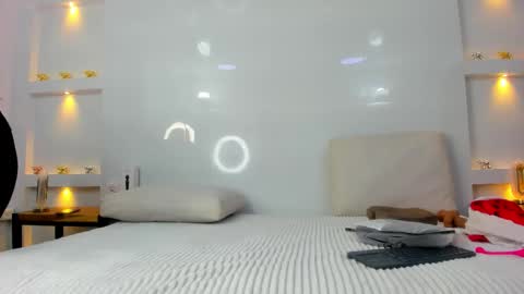 Snapshot of zenda_evans chatting on 11.24.25 Zenda Evans online show from 11.24.25