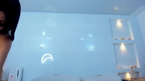 Snapshot of zenda_evans chatting on 12.05.25 Zenda Evans online show from 12.05.25