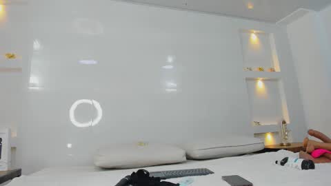 Zenda Evans online show from 02.28.26