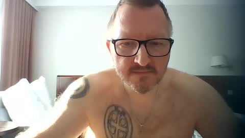 Snapshot of zenlem chatting on 05.22.26 zenlem online show from 05.22.26