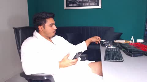 Snapshot of zenobaro chatting on 02.05.25 zenobaro online show from 02.05.25