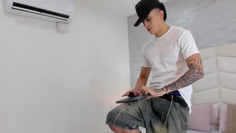 Sebas online show from 10.16.25