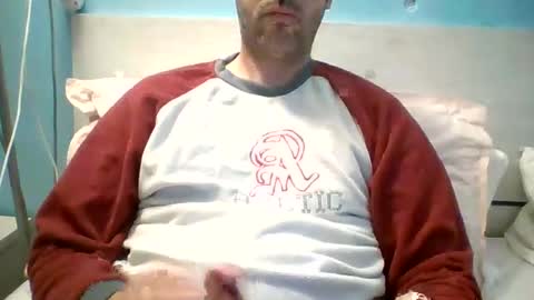 Snapshot of zeus00811 chatting on 11.19.25 zeus online show from 11.19.25