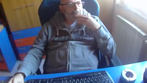 Snapshot of zeus58100 chatting on 10.28.25 zeus58100 online show from 10.28.25