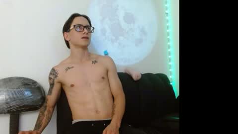Snapshot of zeusdark19 chatting on 05.20.26 zeus online show from 05.20.26