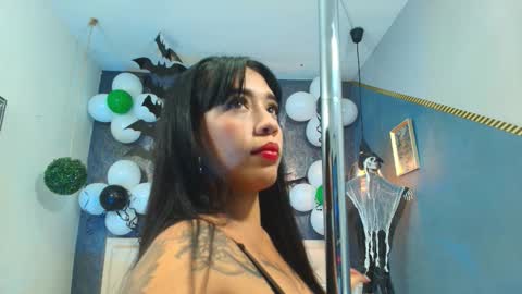 ZHAMIRA  ANDRES online show from 10.23.25