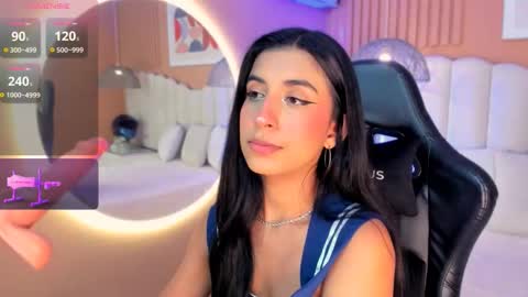 Snapshot of zia_cooper chatting on 10.10.25 ZIA online show from 10.10.25