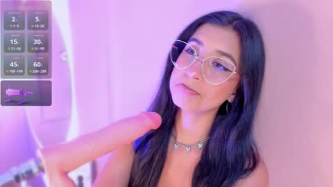 Snapshot of zia_cooper chatting on 11.04.25 ZIA online show from 11.04.25