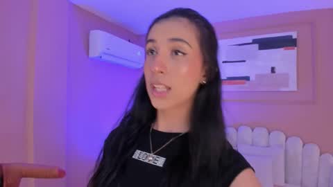 Snapshot of zia_cooper chatting on 11.25.25 ZIA online show from 11.25.25