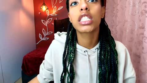 Zia Green online show from 01.03.25