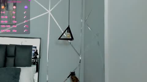 Snapshot of ziamiller chatting on 01.22.25 zia online show from 01.22.25