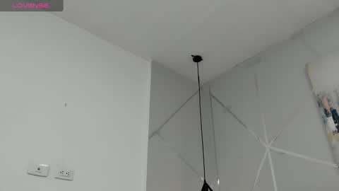 Snapshot of ziamiller chatting on 02.05.25 zia online show from 02.05.25