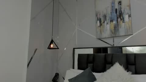 Snapshot of ziamiller chatting on 02.14.25 zia online show from 02.14.25