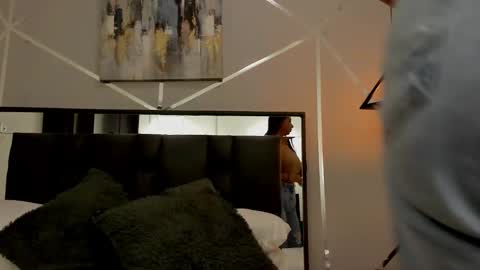 Snapshot of ziamiller chatting on 03.08.25 zia online show from 03.08.25