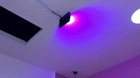 Snapshot of ziamiller chatting on 09.17.25 zia online show from 09.17.25